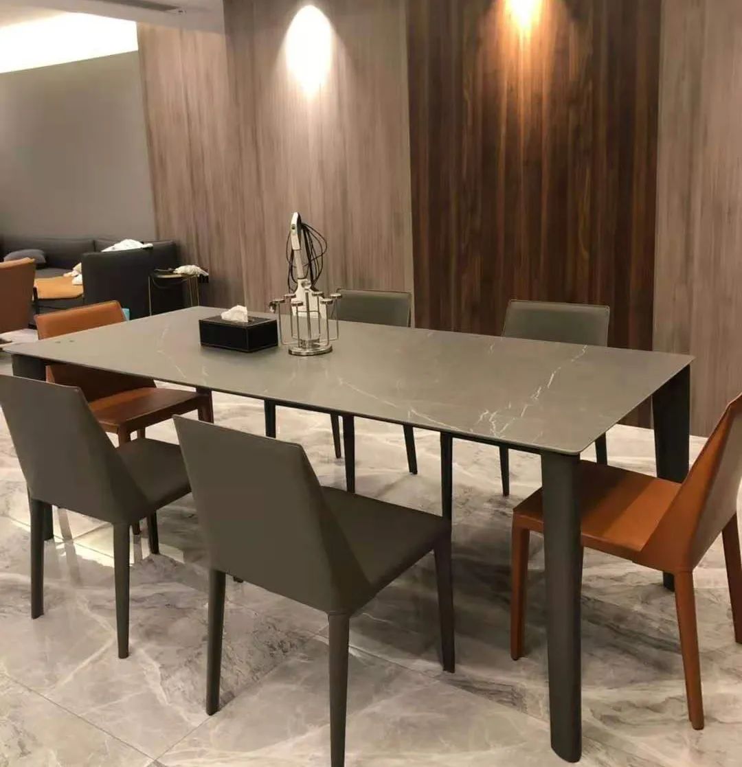 大理石餐桌與巖板餐桌的優缺點對比